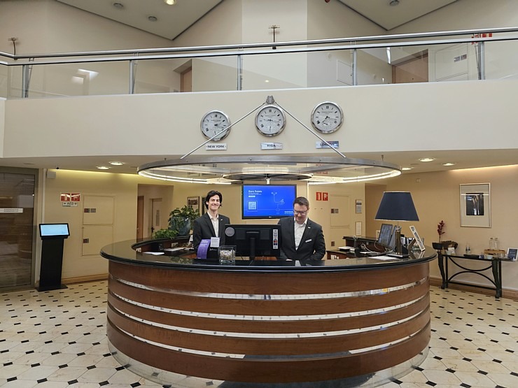 Ejam brokastīs (20 eiro) uz «Radisson Blu Ridzene Hotel» leģendāro restorānu «Piramīda» 373418