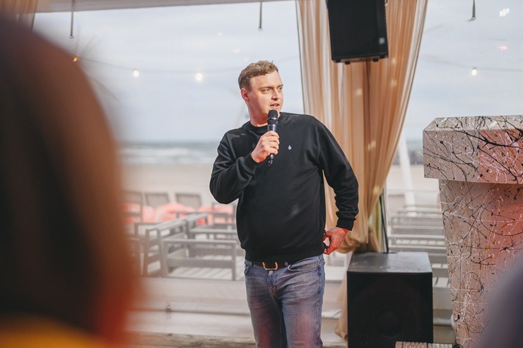 Liepājas pludmales bārā «Cukurfabrik’» iesildās pludmales festivālam «Summer Sound 2025» 373474