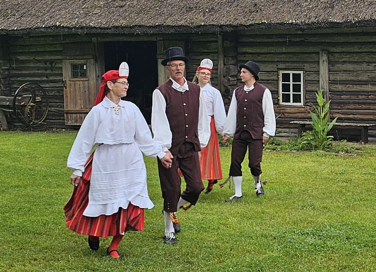 Igaunijas salā apmeklējam Hijumā brīvdabas muzeju 373536