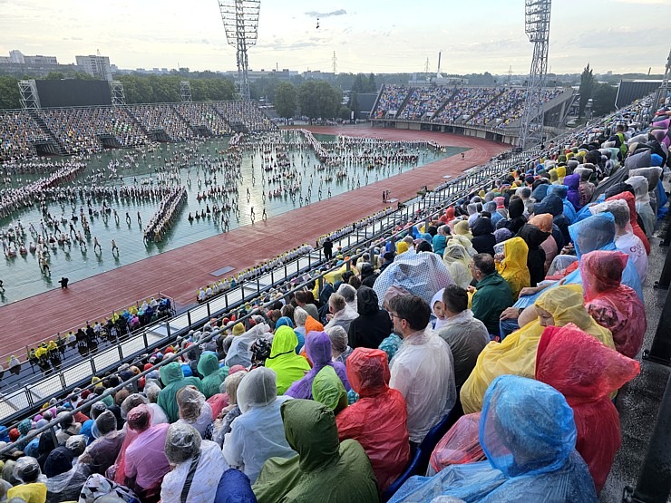 Foto mirkļi no deju lielkoncerta «Es atvēru Laimas dārzu» - XIII Latvijas Skolu jaunatnes dziesmu un deju svētki 373593