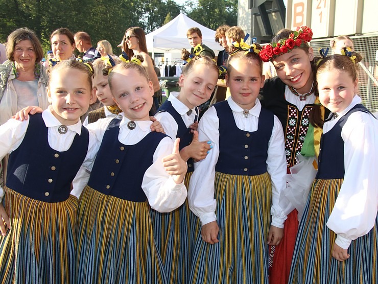 Foto mirkļi no deju lielkoncerta «Es atvēru Laimas dārzu» - XIII Latvijas Skolu jaunatnes dziesmu un deju svētki 373600