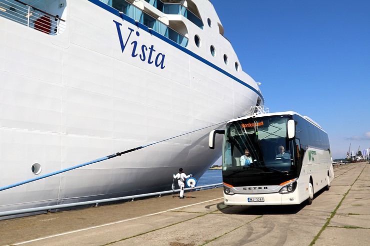 Rīgas pasažieru ostā pirmo reizi ienāk luksusa kruīza kuģis «Oceania Vista» ar 1200 pasažieru vietām 373650