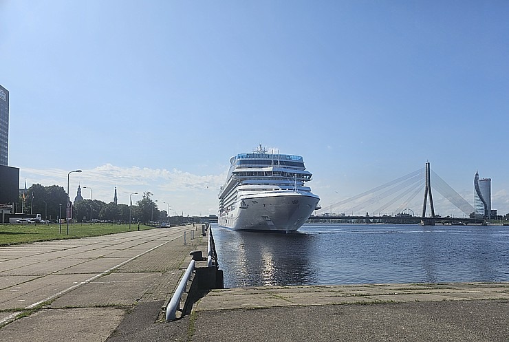 Rīgas pasažieru ostā pirmo reizi ienāk luksusa kruīza kuģis «Oceania Vista» ar 1200 pasažieru vietām 373680