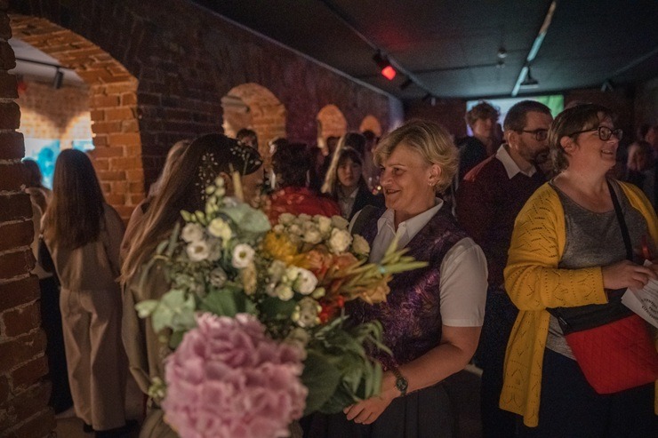 Liepāja: Izstāde «Nenorunāta smilšaina tikšanās II» aicina aplūkot dzīvi Baltijas jūras piekrastē 373767