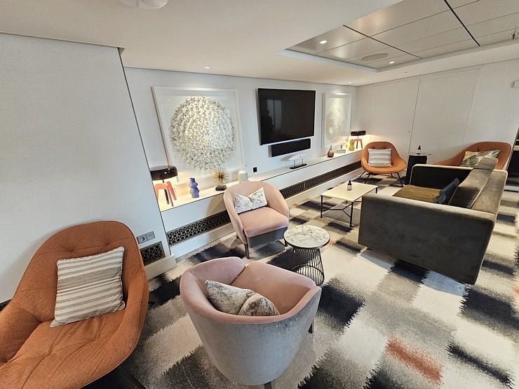 Rīgā pirmo reizi ienāk luksus kruīzu kuģis «Spirit of Adventure», kas pieder britu kompānijai «Saga Cruises» 373875