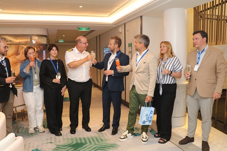 Rīgā pirmo reizi ienāk luksus kruīzu kuģis «Spirit of Adventure», kas pieder britu kompānijai «Saga Cruises» 373878