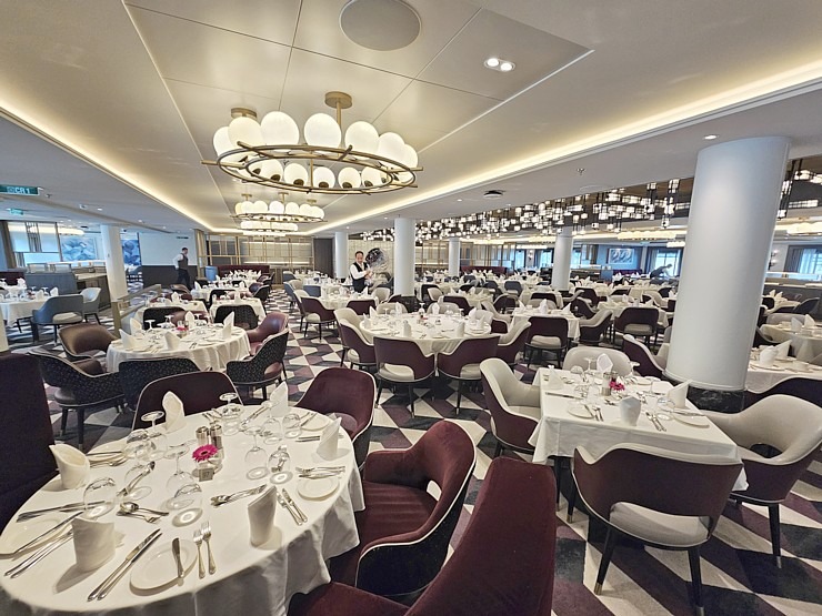 Rīgā pirmo reizi ienāk luksus kruīzu kuģis «Spirit of Adventure», kas pieder britu kompānijai «Saga Cruises» 373887
