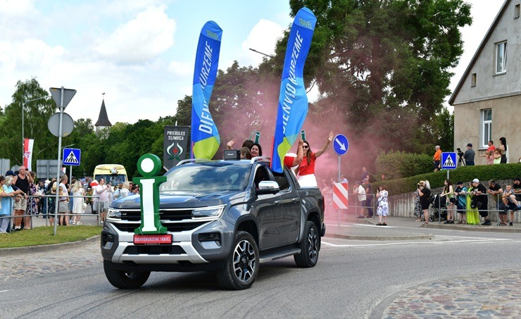 Dienvidkurzemes novada Priekulē līksmi un izzinoši svin Ikara svētkus 374240