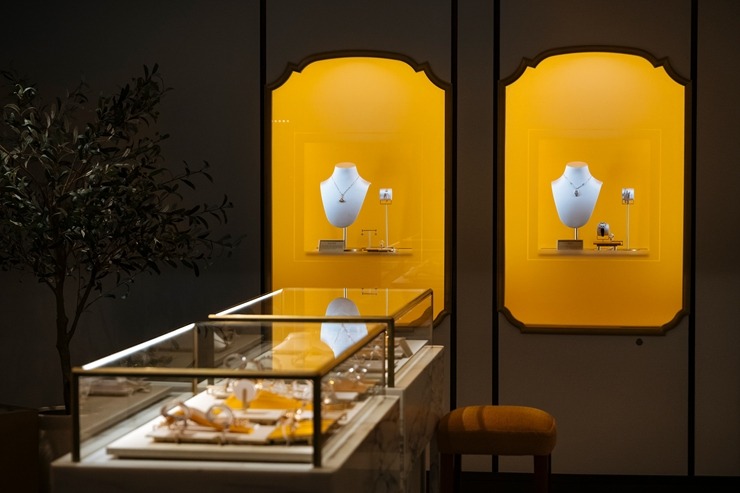 Rīgā ienāk pasaules slavenā zīmola «The Ritz-Carlton Yacht Collection» superjahta «ILMA». Foto: Valdis Skudre 374642