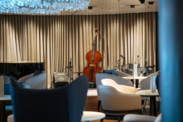 Rīgā ienāk pasaules slavenā zīmola «The Ritz-Carlton Yacht Collection» superjahta «ILMA». Foto: Valdis Skudre 374646