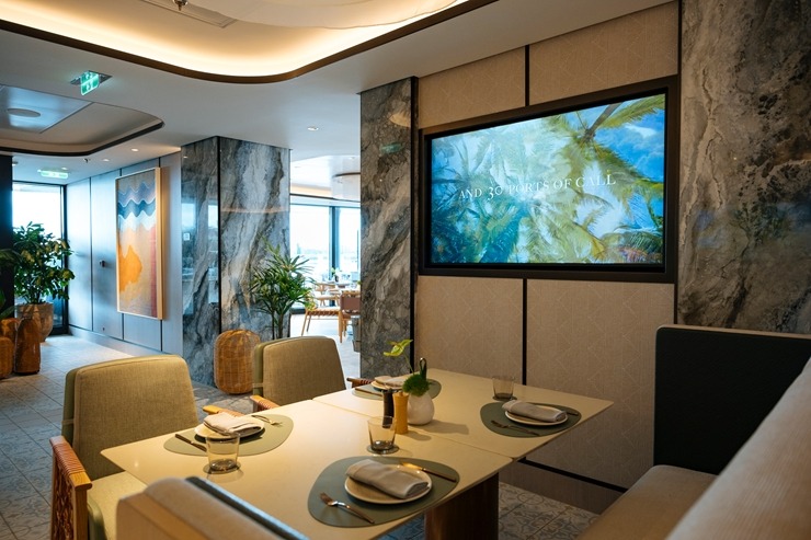 Rīgā ienāk pasaules slavenā zīmola «The Ritz-Carlton Yacht Collection» superjahta «ILMA». Foto: Valdis Skudre 374647