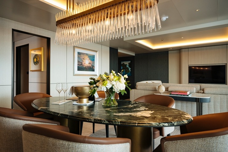 Rīgā ienāk pasaules slavenā zīmola «The Ritz-Carlton Yacht Collection» superjahta «ILMA». Foto: Valdis Skudre 374650