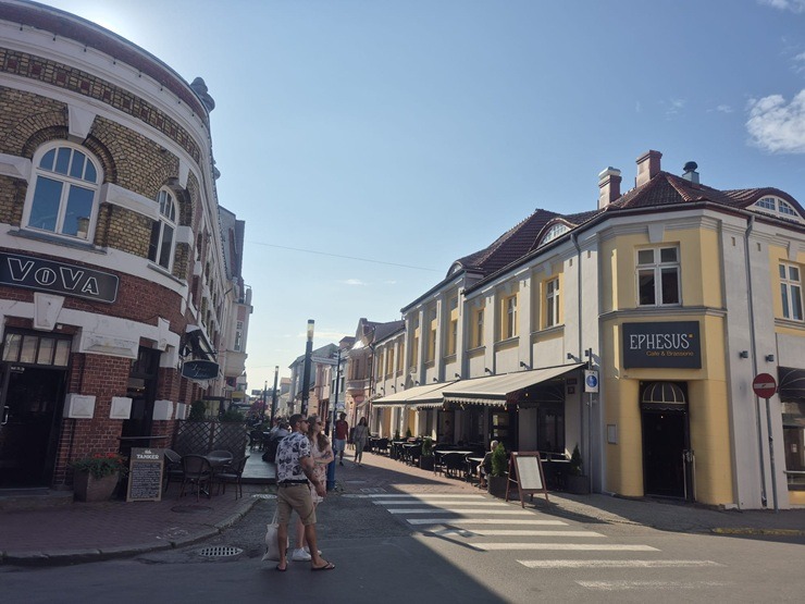 Travelnews.lv un Šeidins apciemo ziloņu, picu un parku karaļvalsti Pērnavu 375633