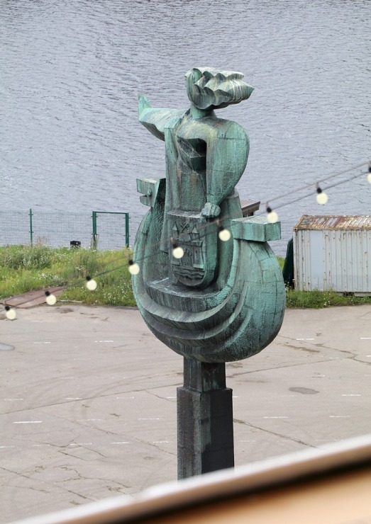 Rīgas ostā pirmo reizi ienāk ASV luksus klases kruizu kuģis « Seven Seas Mariner » 375858