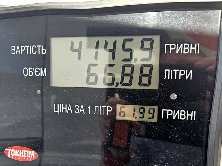 1685 km, no Rīgas līdz Čerkasiem Ukrainā, triju kravas autobusu SIXT konvojs nobrauc 24 stundās 376258