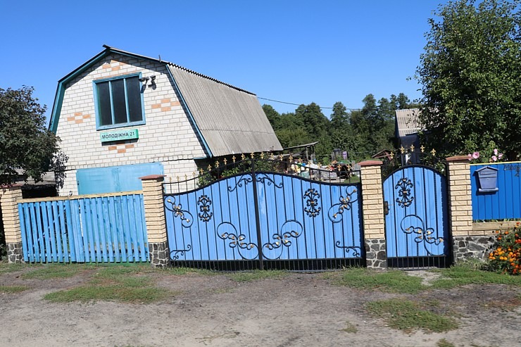 Daži foto mirkļi no Čerkasiem Ukrainā, kur tika nogādās Latvijā ziedotās skolas somas. Sadarbībā ar auto nomu «SIXT» 376294