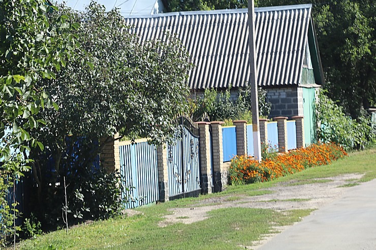 Daži foto mirkļi no Čerkasiem Ukrainā, kur tika nogādās Latvijā ziedotās skolas somas. Sadarbībā ar auto nomu «SIXT» 376296