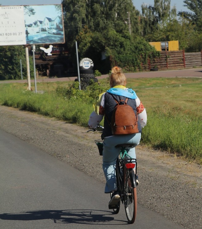 Daži foto mirkļi no Čerkasiem Ukrainā, kur tika nogādās Latvijā ziedotās skolas somas. Sadarbībā ar auto nomu «SIXT» 376306