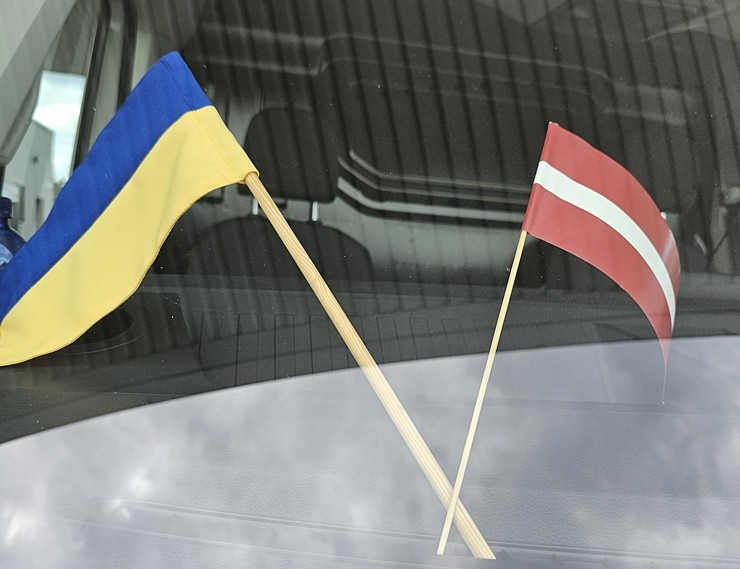 Daži foto mirkļi no Čerkasiem Ukrainā, kur tika nogādās Latvijā ziedotās skolas somas. Sadarbībā ar auto nomu «SIXT» 376287