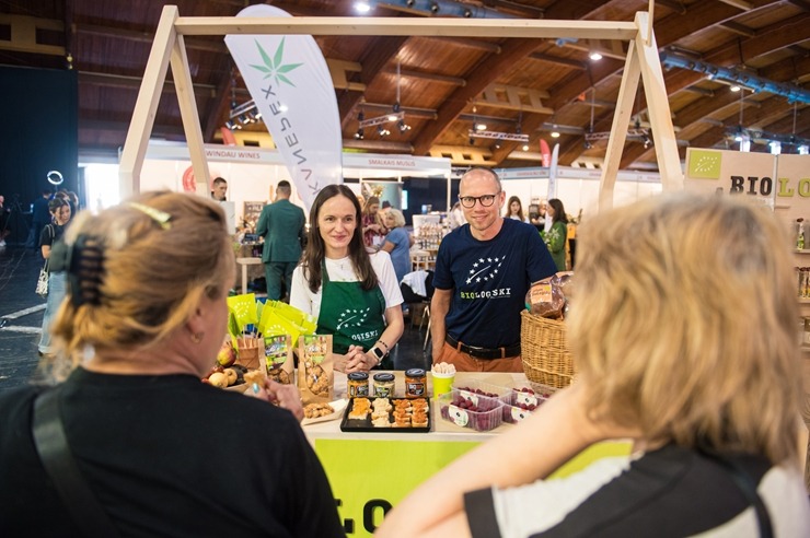 Ķīpsalā norit Baltijas lielākā pārtikas industrijas izstāde «Riga Food 2025», kurai ir jau 30 gadu dzimšanas diena. Foto: Ieva Makare 376340