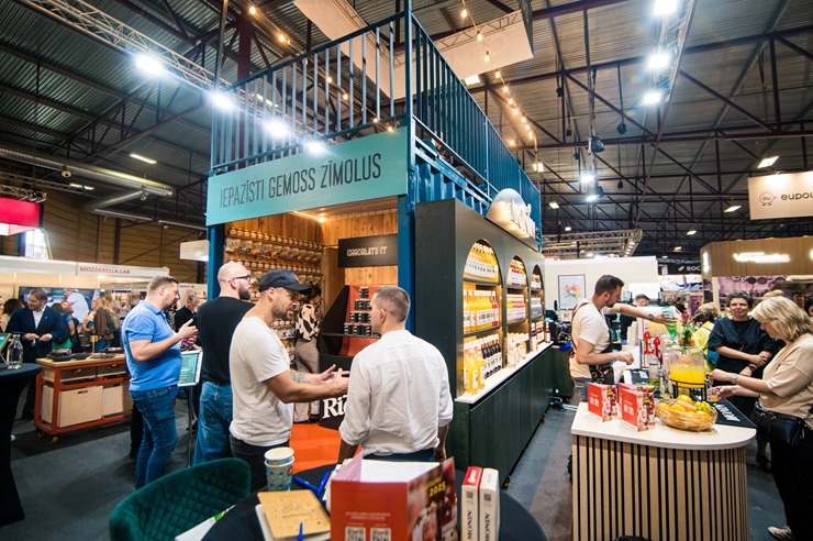 Ķīpsalā norit Baltijas lielākā pārtikas industrijas izstāde «Riga Food 2025», kurai ir jau 30 gadu dzimšanas diena. Foto: Ieva Makare 376421
