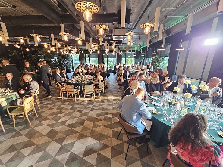 «Latvijas gada pavārs 2025» Emīls Skalbergs, restorāns «John - John chefs hall» un «Latvijas pavārzellis 2025» - Rota Gundega Klētniece, restorāns «Fe 376625