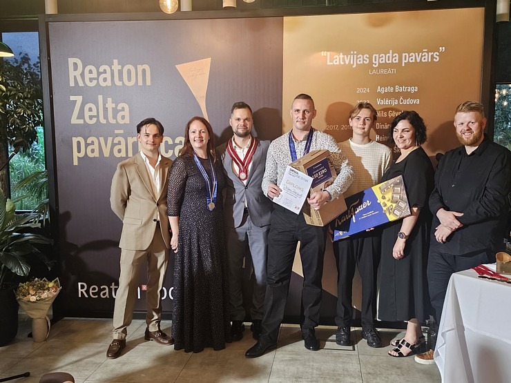 «Latvijas gada pavārs 2025» Emīls Skalbergs, restorāns «John - John chefs hall» un «Latvijas pavārzellis 2025» - Rota Gundega Klētniece, restorāns «Fe 376662