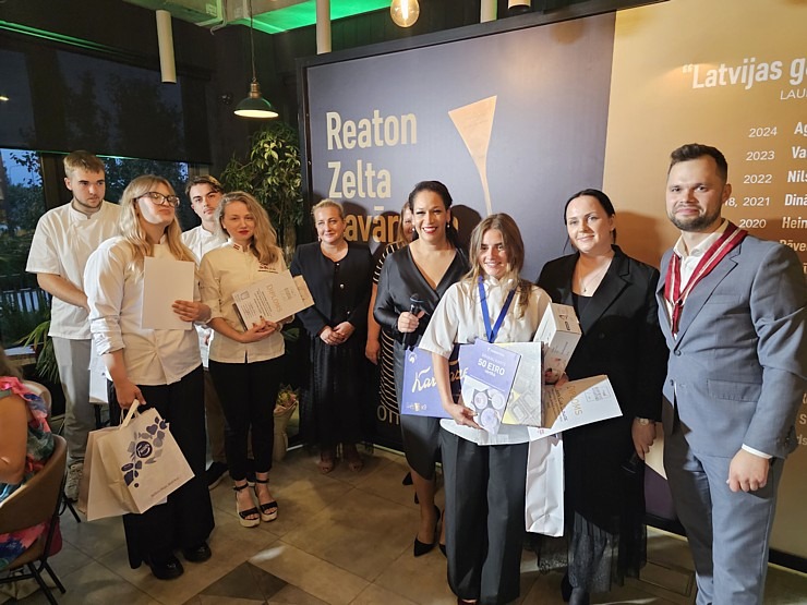 «Latvijas gada pavārs 2025» Emīls Skalbergs, restorāns «John - John chefs hall» un «Latvijas pavārzellis 2025» - Rota Gundega Klētniece, restorāns «Fe 376664