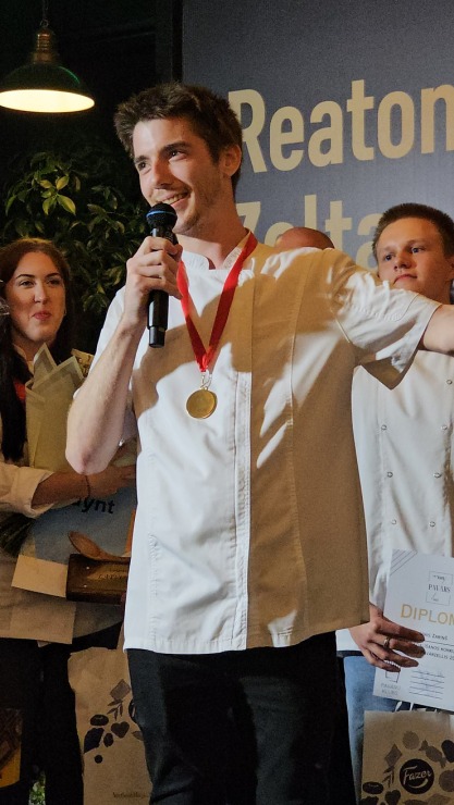 «Latvijas gada pavārs 2025» Emīls Skalbergs, restorāns «John - John chefs hall» un «Latvijas pavārzellis 2025» - Rota Gundega Klētniece, restorāns «Fe 376675