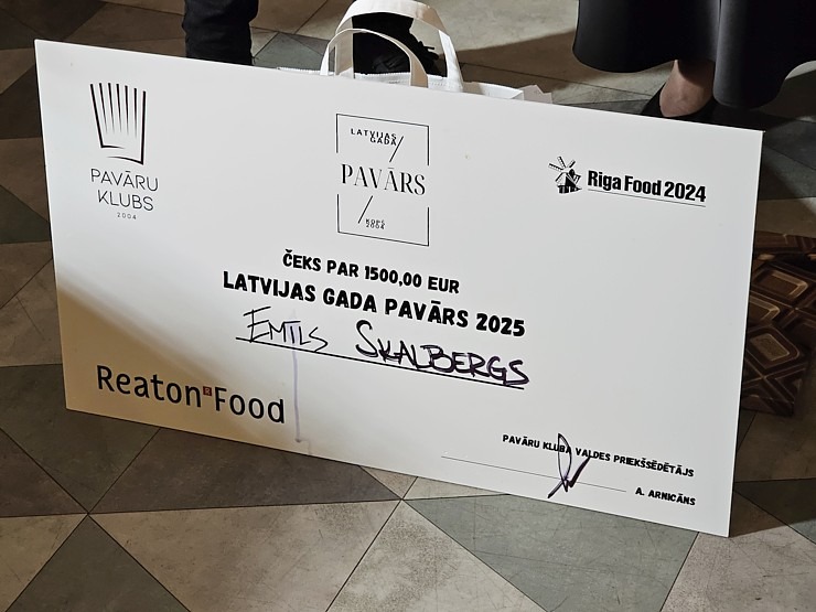 «Latvijas gada pavārs 2025» Emīls Skalbergs, restorāns «John - John chefs hall» un «Latvijas pavārzellis 2025» - Rota Gundega Klētniece, restorāns «Fe 376676