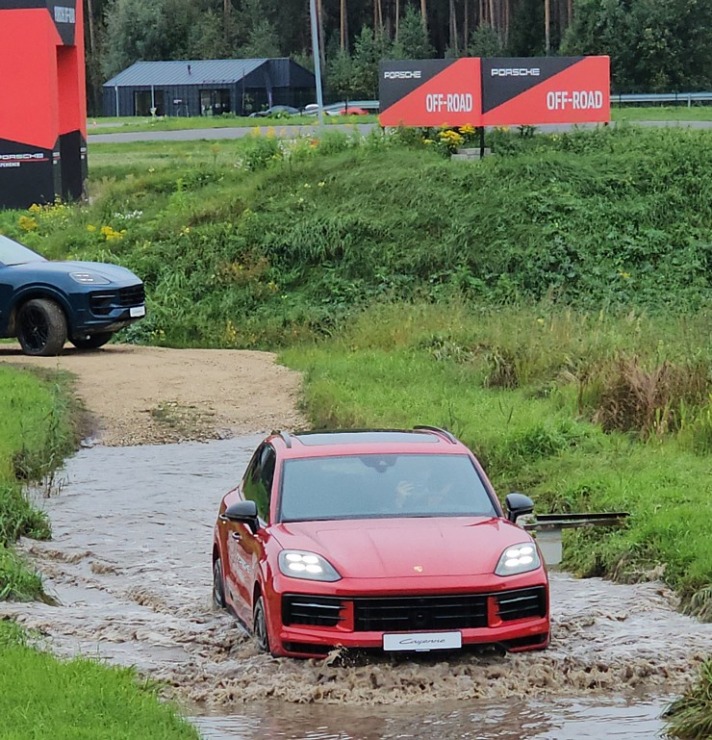 Travelnews.lv piedalās jaudīgā «Porsche Off-Road Experience» pasākumā, kas notiek sporta kompleksā «333» 377542