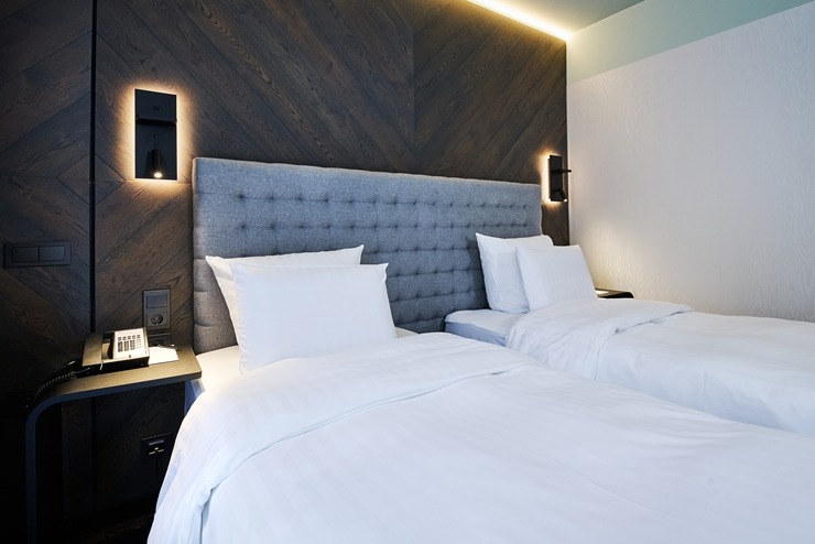 Skati Vecrīgas viesnīcas «Pullman Riga Old Town Hotel» telpas un jauno dizainu pēc renovācijas 377965