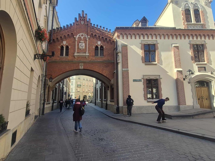 Travelnews.lv iejūk starp tūristiem un izbauda rudenīgo Krakovu 378207