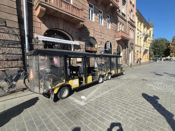 Travelnews.lv iejūk starp tūristiem un izbauda rudenīgo Krakovu 378210