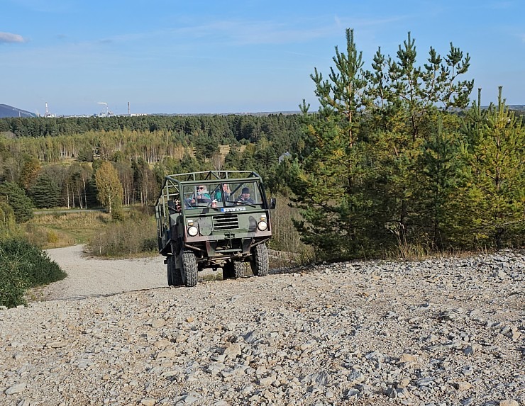 Braucam ar īpašu apvidus auto no « Adrenaator» pa Aidu alpiem Igaunijas Austrumviru apriņķī. Sadarbībā ar «Active Travel» un Idaviru 378445