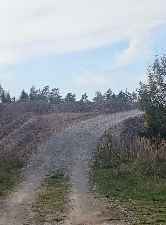 Braucam ar īpašu apvidus auto no « Adrenaator» pa Aidu alpiem Igaunijas Austrumviru apriņķī. Sadarbībā ar «Active Travel» un Idaviru 378421
