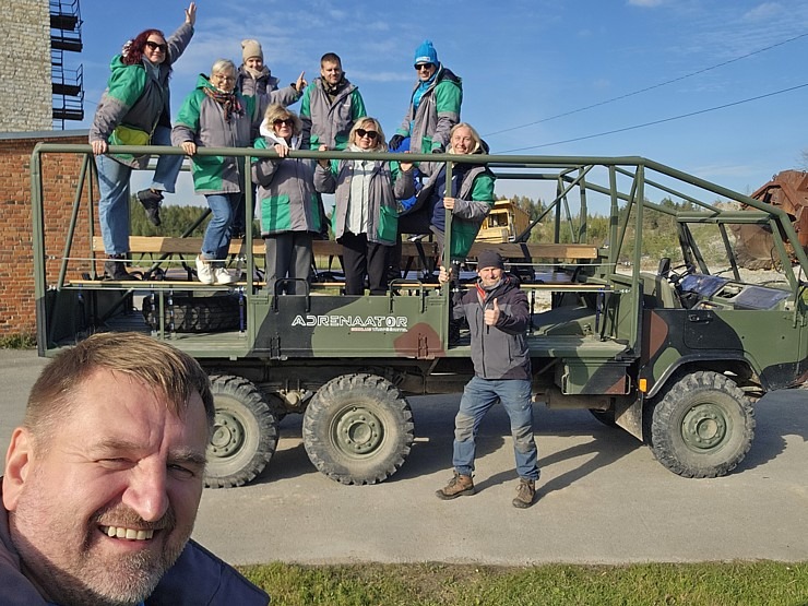 Braucam ar īpašu apvidus auto no « Adrenaator» pa Aidu alpiem Igaunijas Austrumviru apriņķī. Sadarbībā ar «Active Travel» un Idaviru 378451
