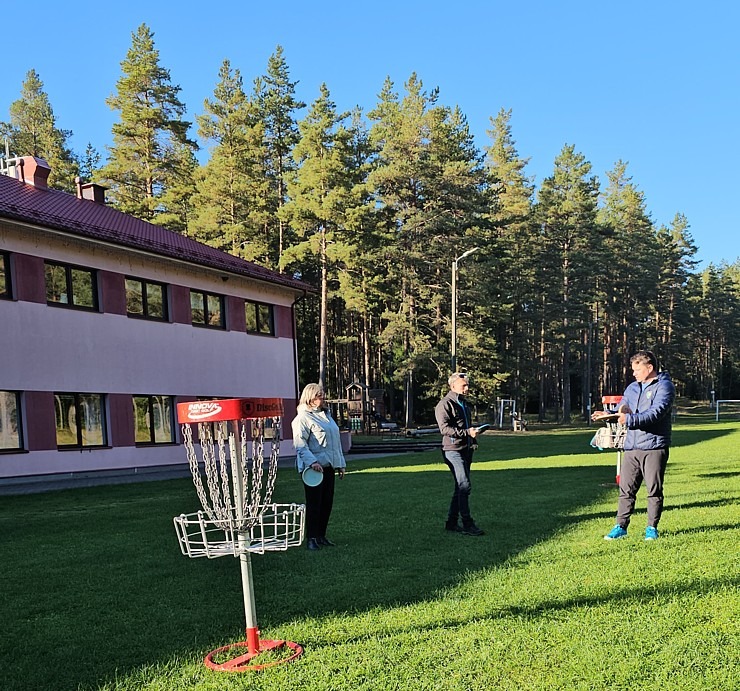 Apmeklējam Alutaguses Veselības sporta centru un iepazīstam meža velobraukšanu un disku golfu. Sadarbībā «Active Travel» un Idaviru 378612