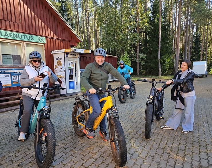 Apmeklējam Alutaguses Veselības sporta centru un iepazīstam meža velobraukšanu un disku golfu. Sadarbībā «Active Travel» un Idaviru 378603