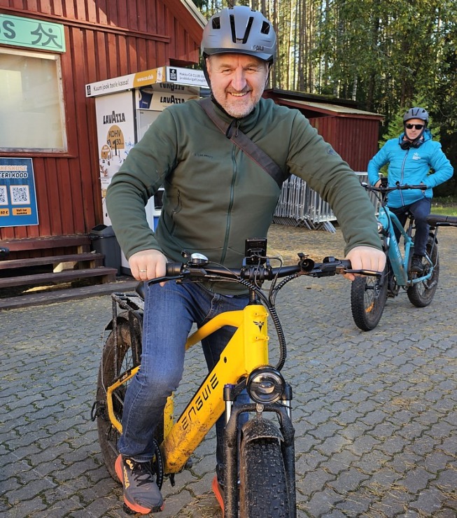 Apmeklējam Alutaguses Veselības sporta centru un iepazīstam meža velobraukšanu un disku golfu. Sadarbībā «Active Travel» un Idaviru 378604