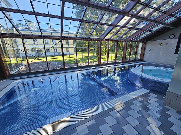 Apmeklējam Mētaguses muižas kompleksu, restorānu «Rosen» un spa viesnīcu «Von Roden spa». Sadarbībā «Active Travel» un Idaviru 378699