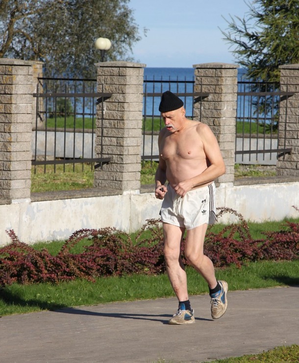 Apmeklējam kādreiz (PSRS) slēgto Igaunijas pilsētu Sillamē Baltijas jūras krastā. Sadarbībā «Active Travel» un Idaviru 378758