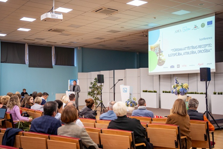 Biznesa augstskolā «Turība» norisinās tūrisma konference «Tūrisma attīstības recepte: ilgtspējība, atbildība, drošība» 379087