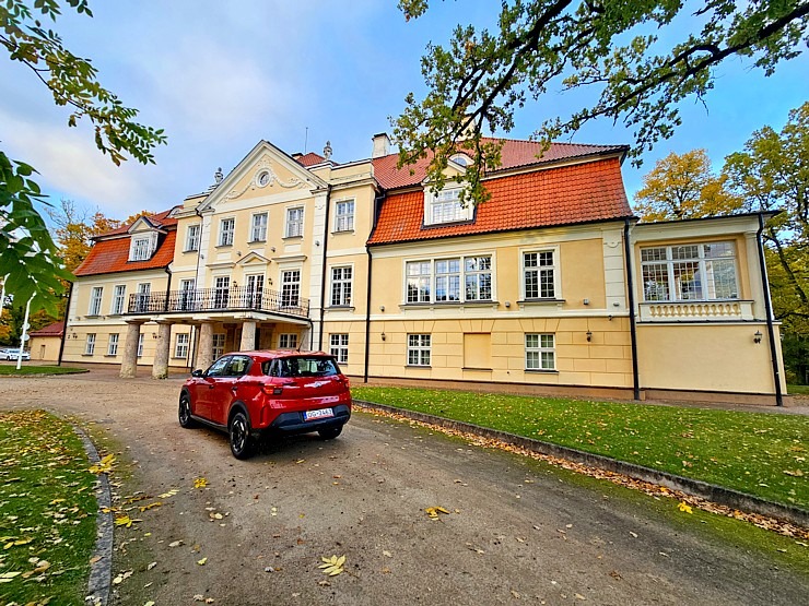 Sadarbībā ar auto nomu «SIXT Latvija» (Opel Frontera 27 eiro dienā) apceļojam Mālpils muižu 379482