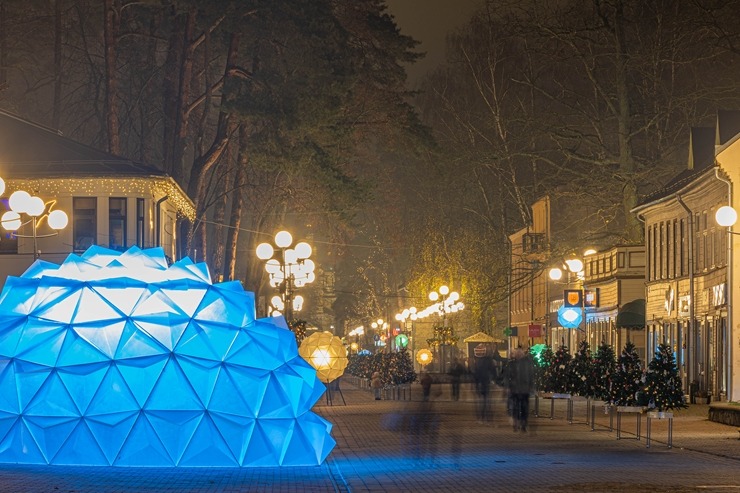 Jūrmala izrotāta un izgaismota Ziemassvētkiem 2025 un gadu mijas pasākumam. Foto: Artis Veigurs 382593