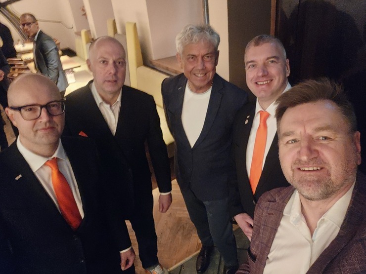 Auto noma «Sixt Latvija» kopā ar šefpavāru Mārtiņu Sirmo rīko Ziemassvētku pateicības brokastis sadarbības partneriem 383239