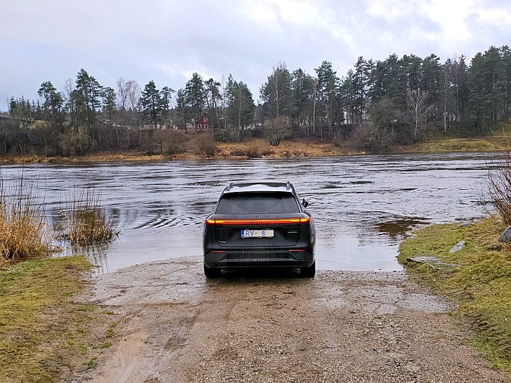 Sadarbībā ar «Autobrava» esam Latgales ceļos ar jaudīgo «Xpeng G9» 383733