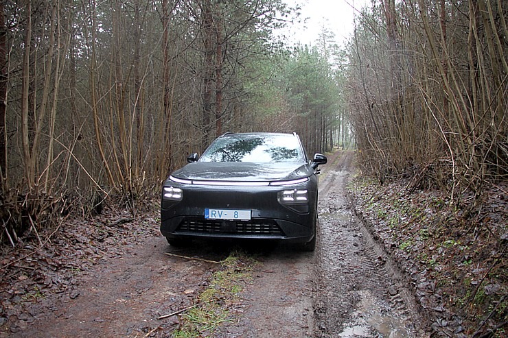 Sadarbībā ar «Autobrava» esam Latgales ceļos ar jaudīgo «Xpeng G9» 383761