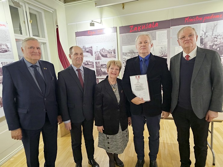 1991.gada barikāžu muzejā notiek Pateicības raksta apbalvošanas pasākums 384148