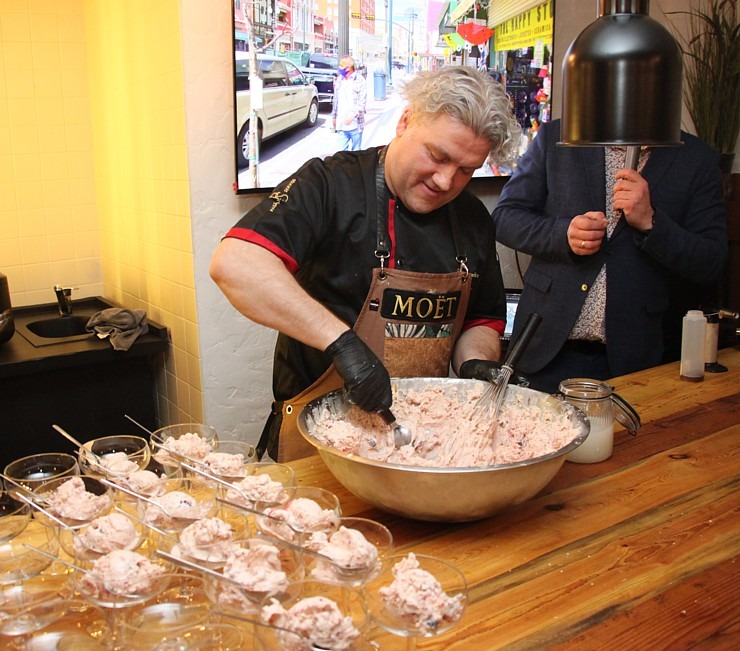 Rīgā izbaudām 5 kārtu vakariņas un prāta spēli «Lamberta Grill Show» restorānā 384535
